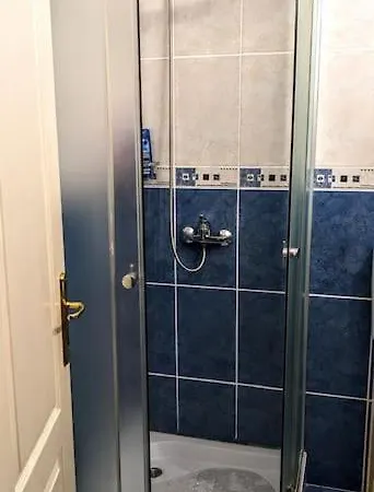 Cosy One Bedroom Flat With Free Parking & Wifi Apartment *