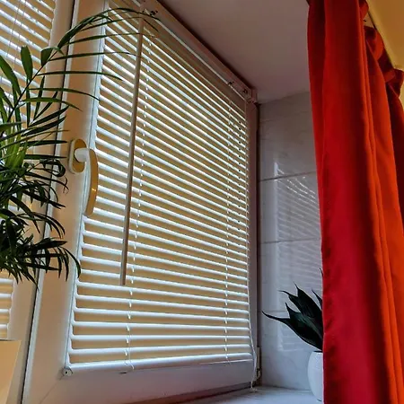 Cosy One Bedroom Flat With Free Parking & Wifi